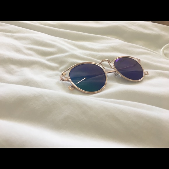 Accessories - BRAND NEW STYLISH SUNGLASSES